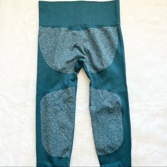 TWO PIECE WORKOUT SET Leggings and Sports Bra Size Small Gym Compression - Picture 5 of 12